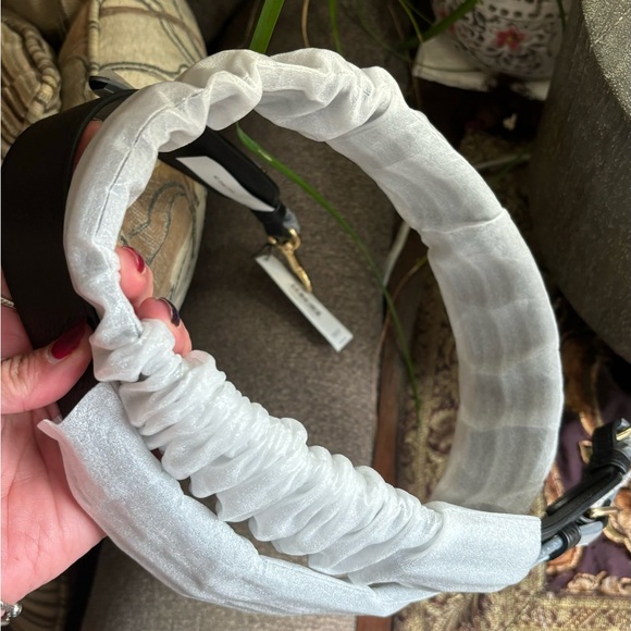 Authentic COACH Pebbled leather 1.75"W adjustable clasp bag belt - Picture 7 of 7